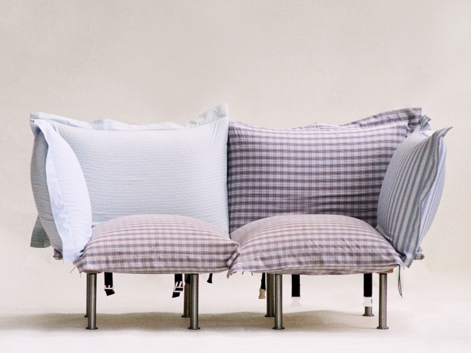 Mobile Sofa - Clueless Objects