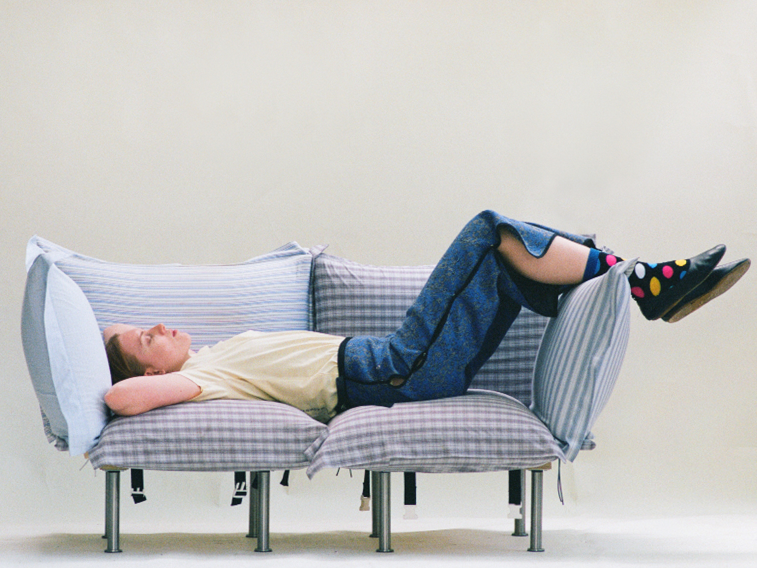 Mobile Sofa - Clueless Objects